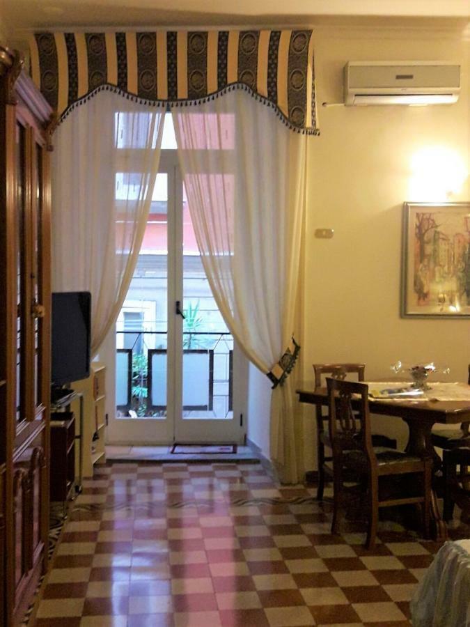 Casa Lillina A Toledo , Near Piazza Del Plebiscito * Napoli