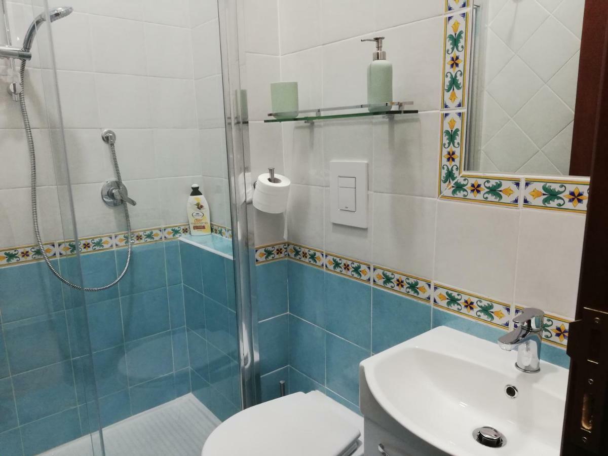 Casa Lillina A Toledo , Near Piazza Del Plebiscito Napels